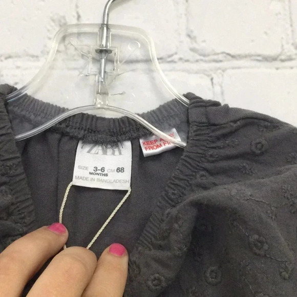 NWOT Zara Puff Sleeve Gray Top size 3-6M - Picture 4 of 6